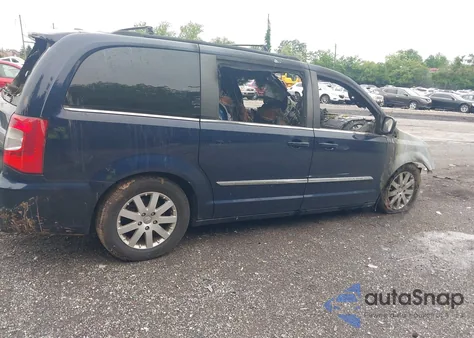 2013 Chrysler Town & Country Touring from USA, damaged, VIN 2C4RC1BG0DR510536